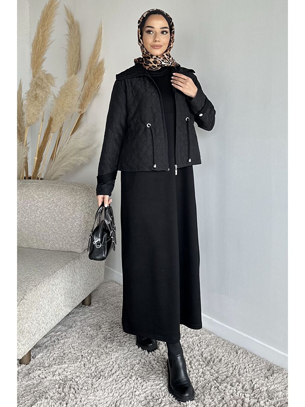 Siyah Bisiklet Yaka Tesettür Elbise Jakarlı Ceket İkili Takım