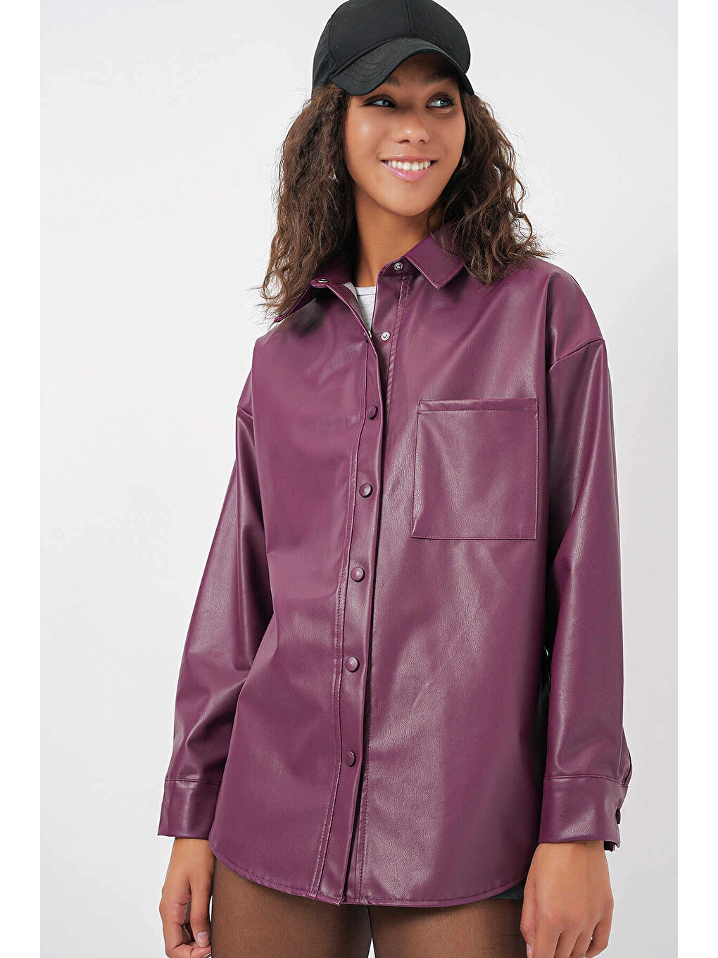 Kadın Mürdüm Çıt Çıt Düğmeli Oversize Suni Deri Gömlek Ceket HZL23W-BD1201341-1