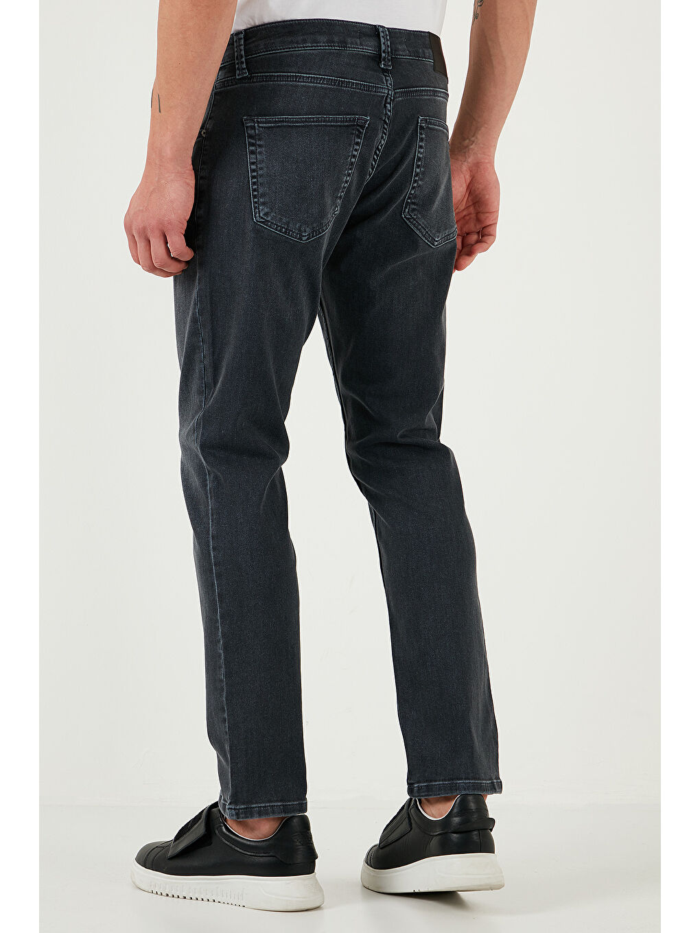 Siyah Pamuklu Regular Fit Normal Bel Boru Paça Jeans 2211S78PARMA-4