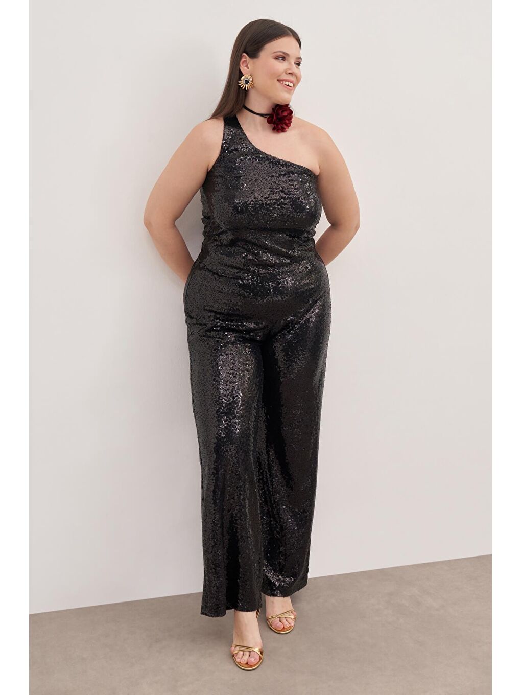 Siyah Tek Omuz Astarlı Payetli Top-5