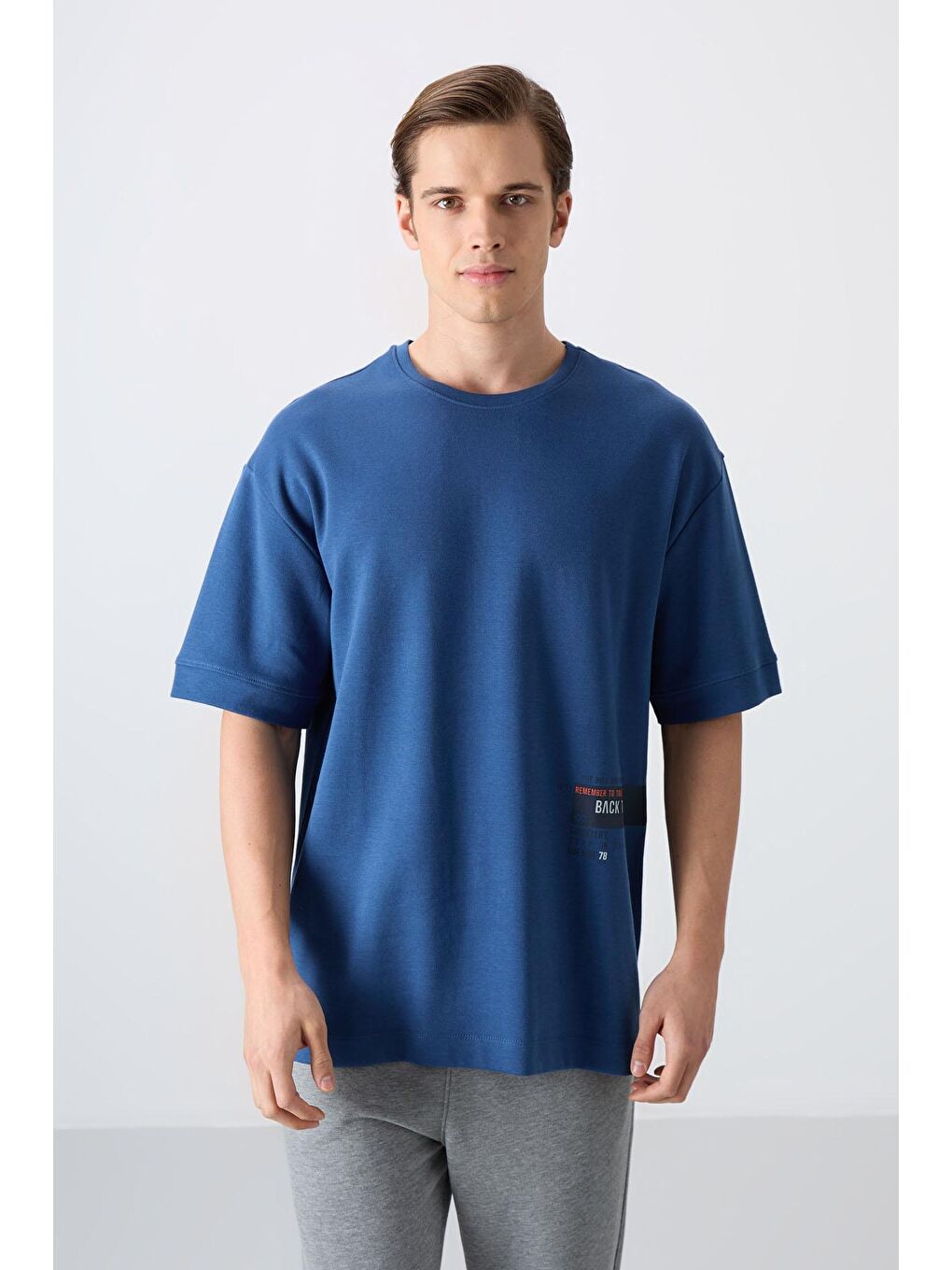 TOMMYLIFE Mavi Pamuklu Kalın Yumuşak Dokulu Oversize Fit Baskılı Erkek T-Shirt - 88322