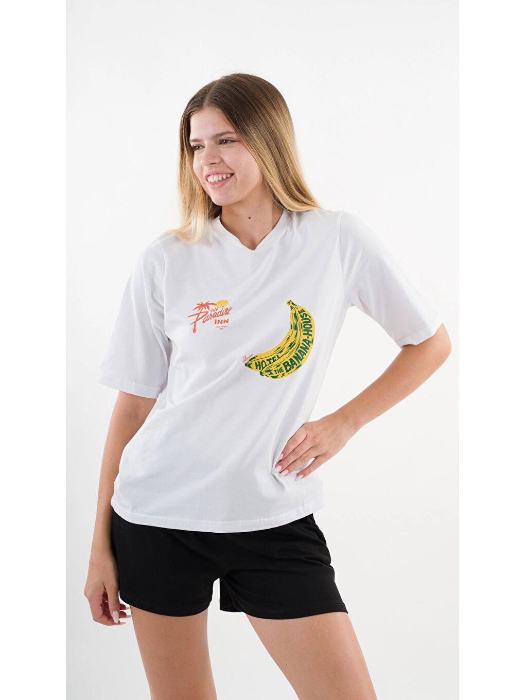 Kadın Beyaz Sarı Banana House Baskılı Bisiklet Yaka T-Shirt HZL24S-YY302-1
