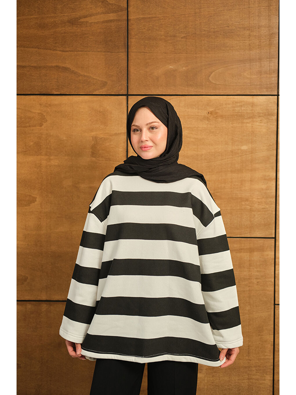 Kadın Kalın Çizgili Sweat Siyah-1