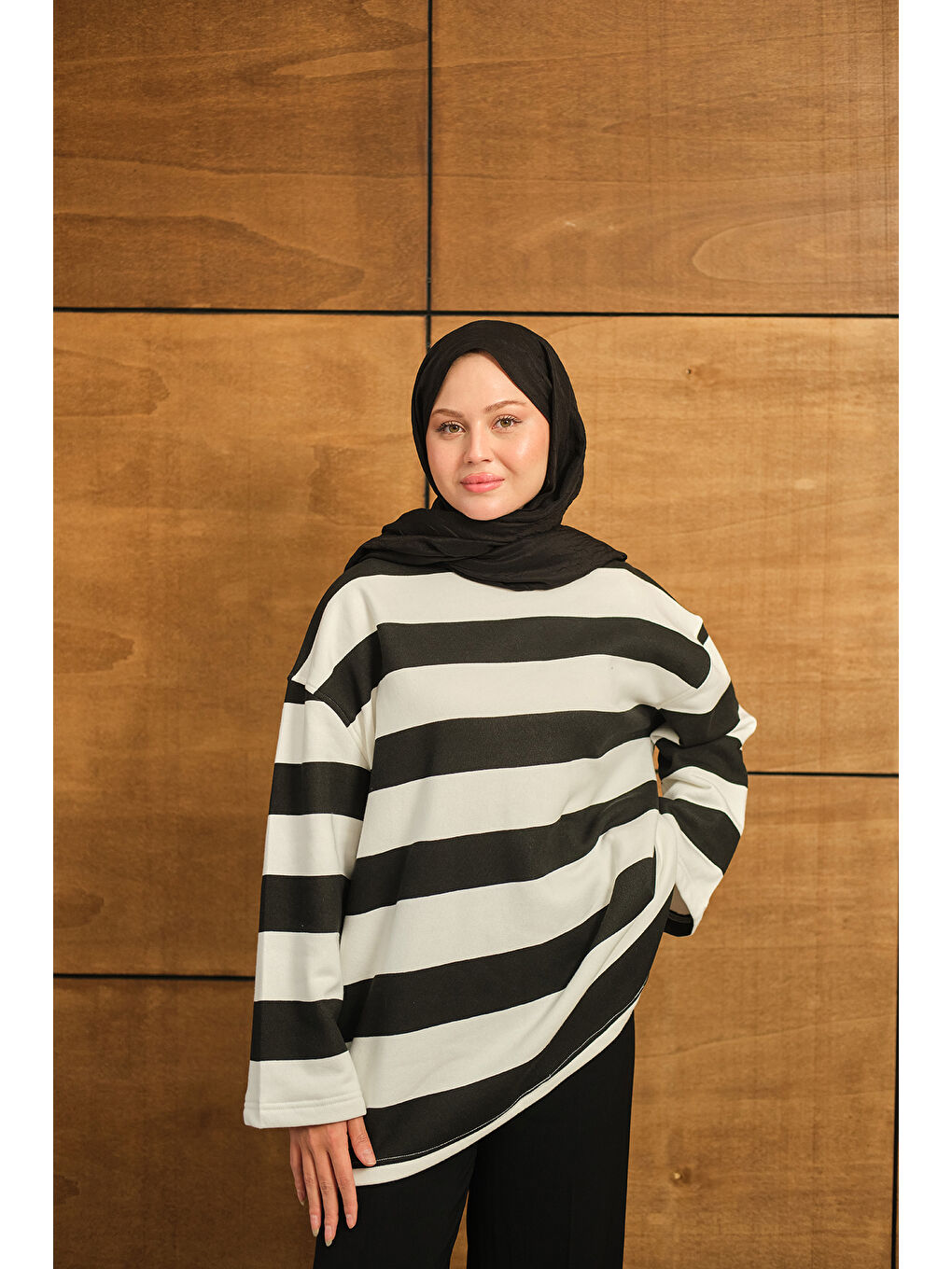 Kadın Kalın Çizgili Sweat Siyah-2