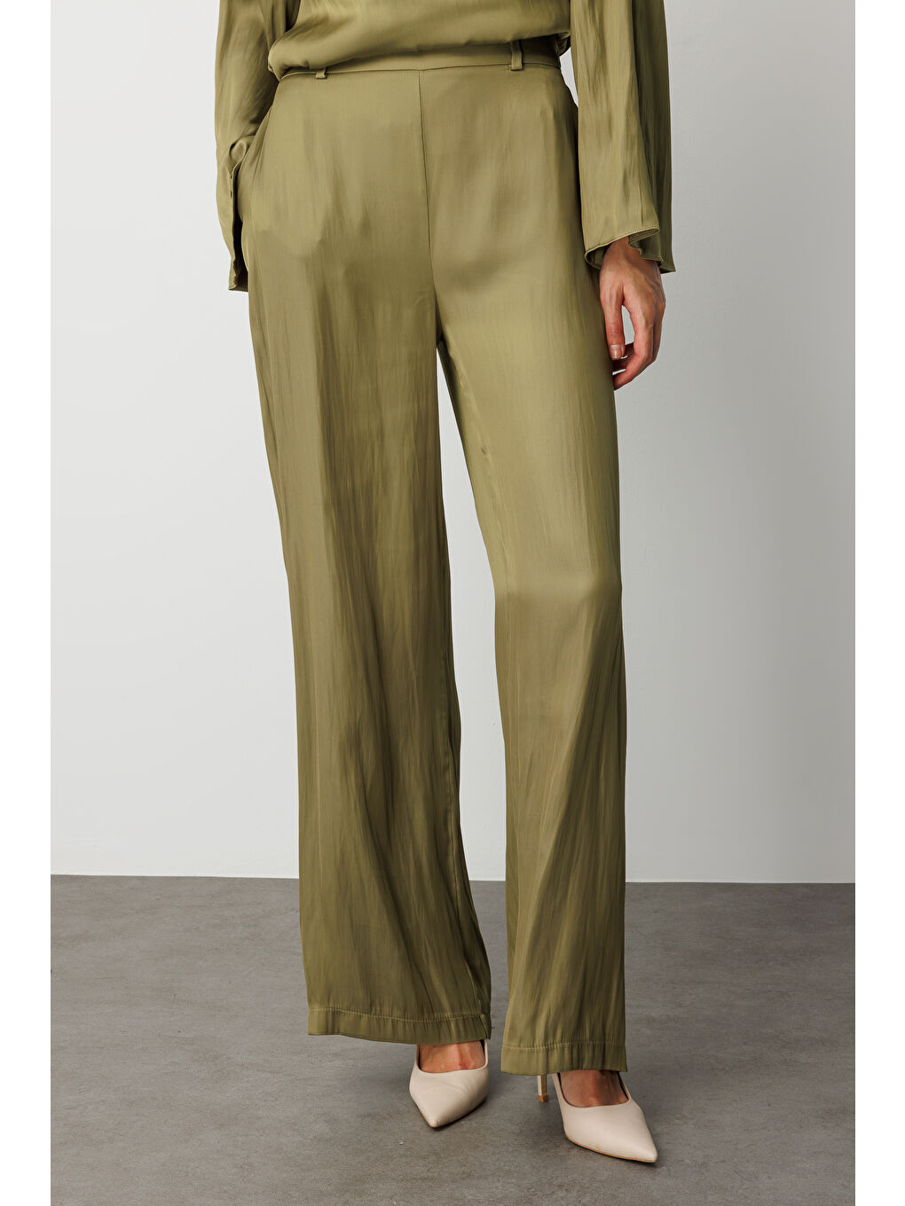 Haki Geniş Paçalı Saten Yeşil Pantolon-1