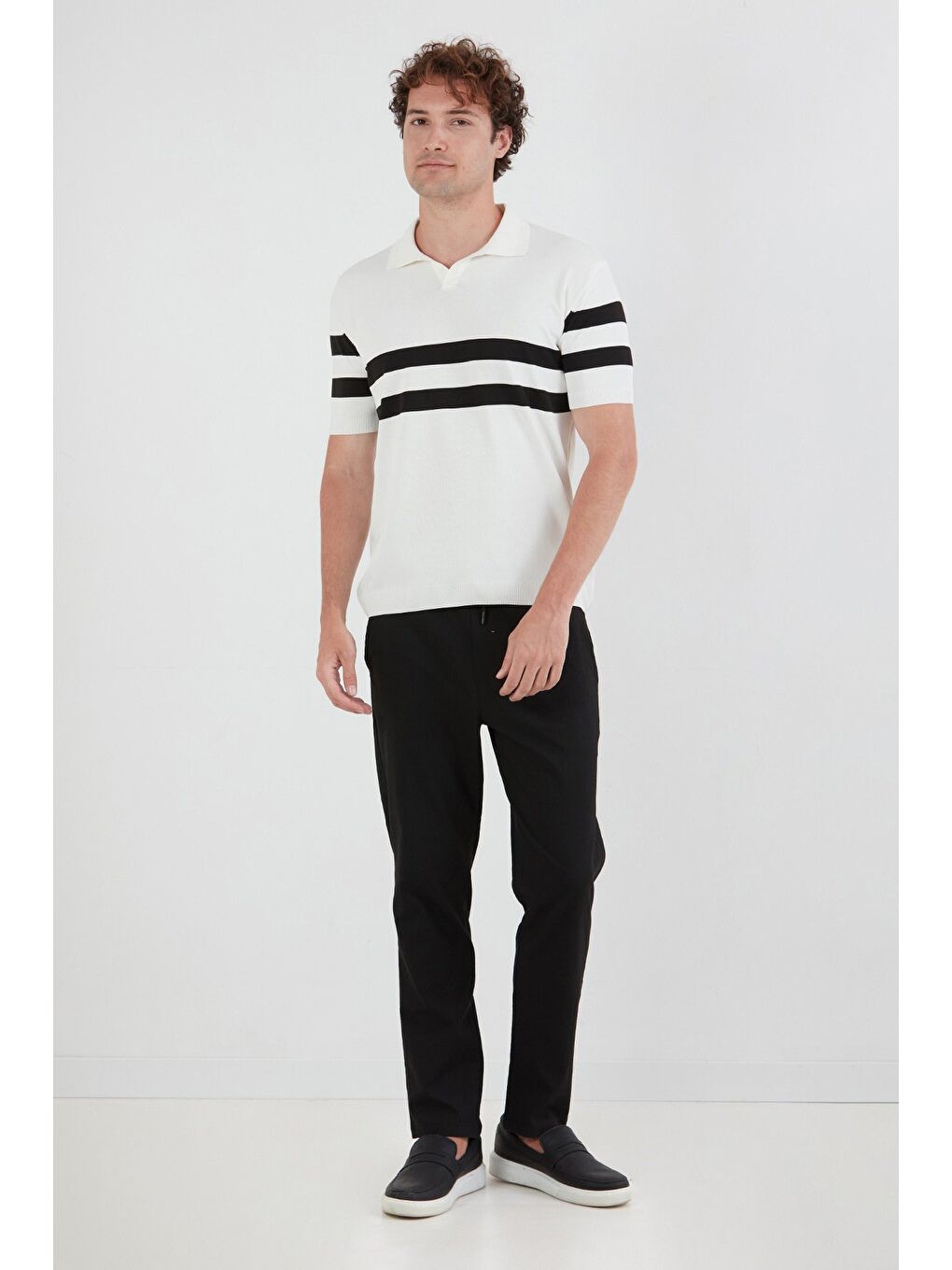 Beyaz Polo Yaka Çizgili Triko Tişört-2