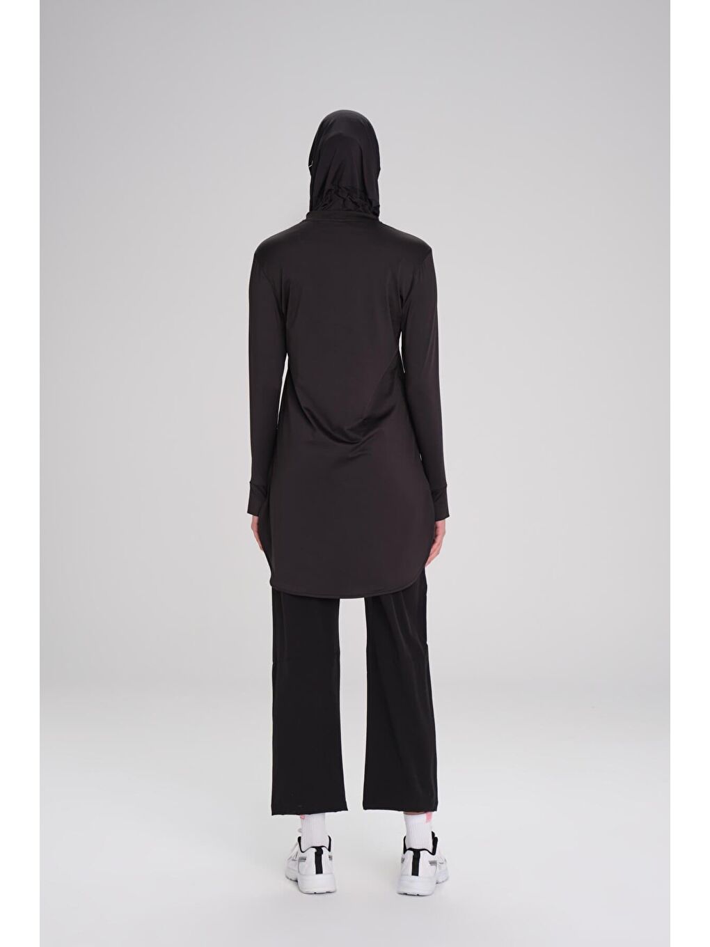 Active Uzun Kollu Bisiklet Yaka Siyah Tesettür Antrenman Tişörtü Act-8-4