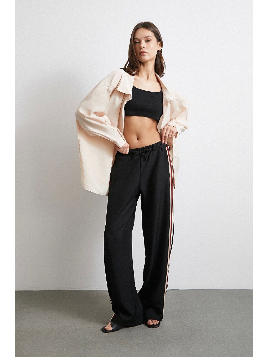 Beli Lastikli Çift Şeritli Pantolon Siyah-1