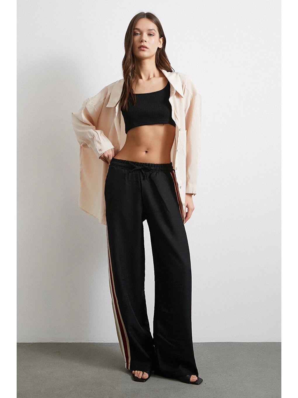 Beli Lastikli Çift Şeritli Pantolon Siyah-3