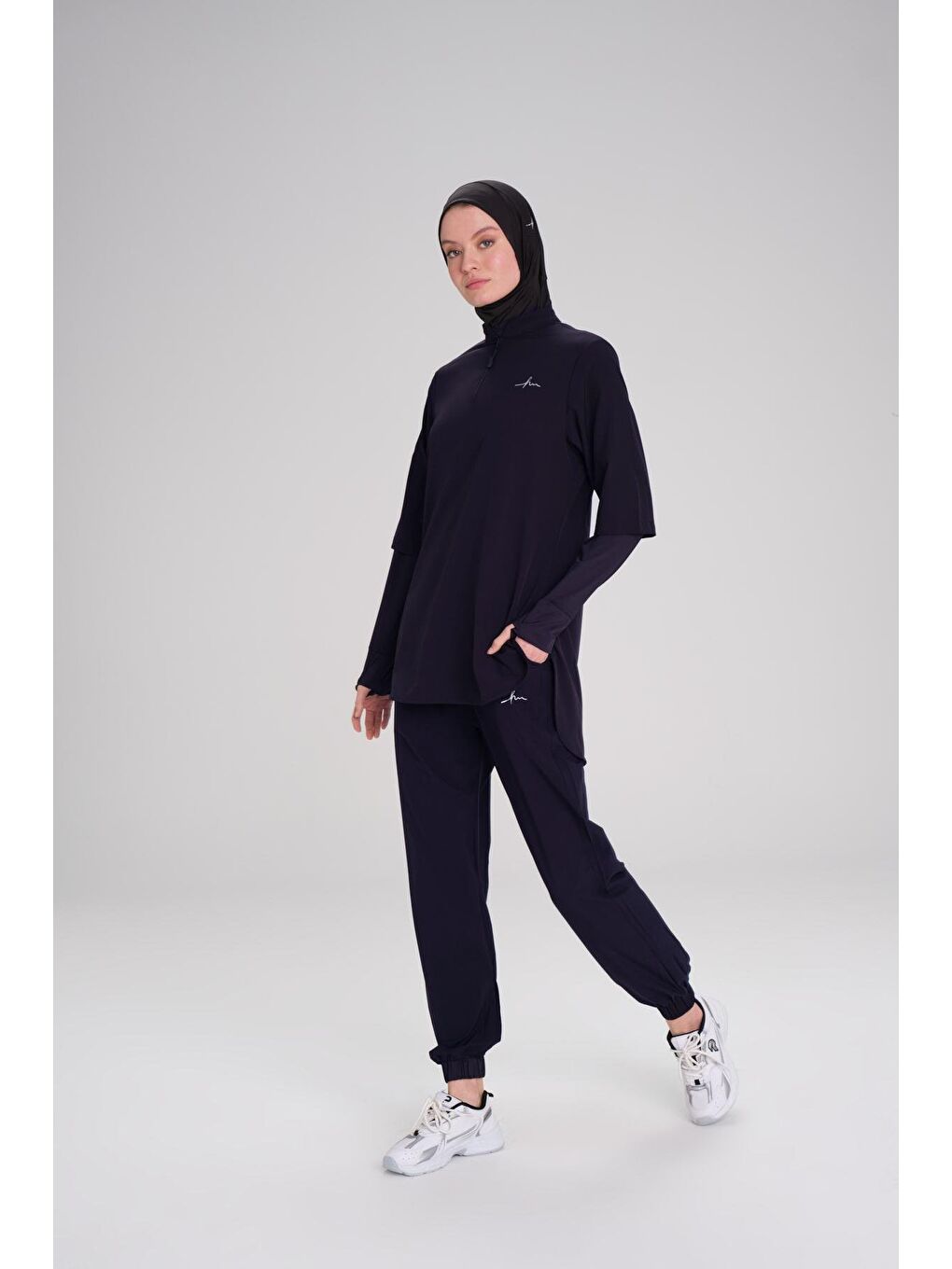 Active Uzun Kollu Yakası Fermuarlı Lacivert Tesettür Antrenman Tişörtü Act-9-4