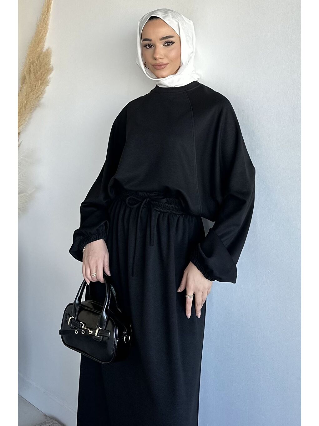 Siyah Bisiklet Yaka Bluz Bel Lastikli Etek Tesettür İkili Takım-4