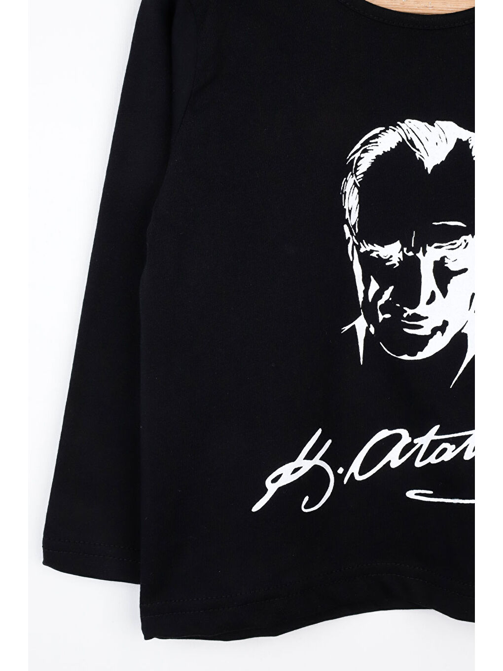 Siyah Atatürk Baskılı Kız Çocuk Tişört-4