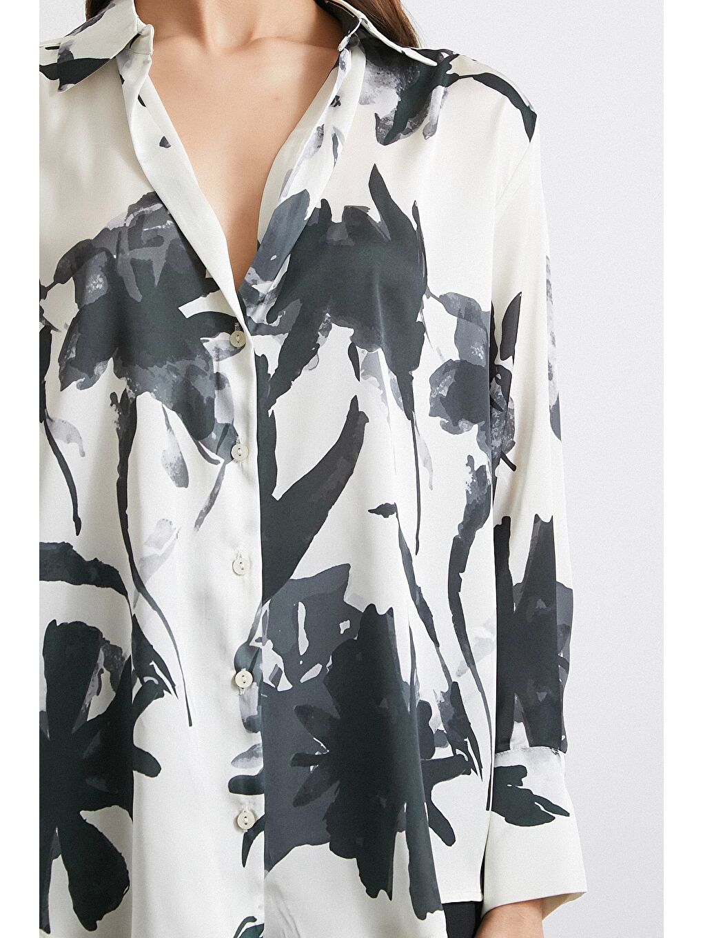 Saten Yüzeyli Desenli Gömlek Siyah-4