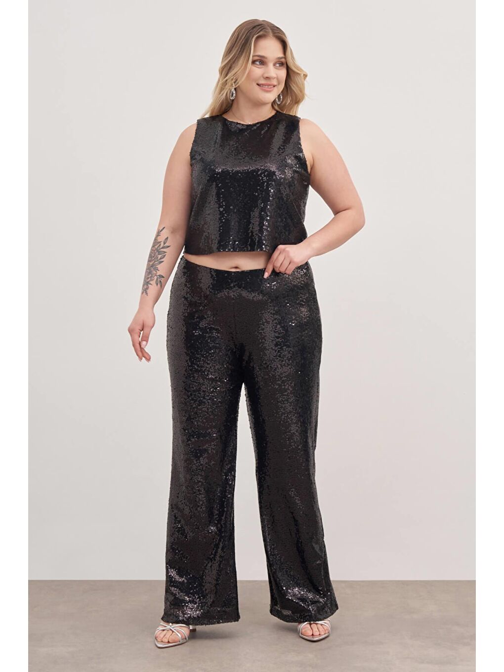 Siyah Beli Lastikli Astarlı Payetli Pantolon-2