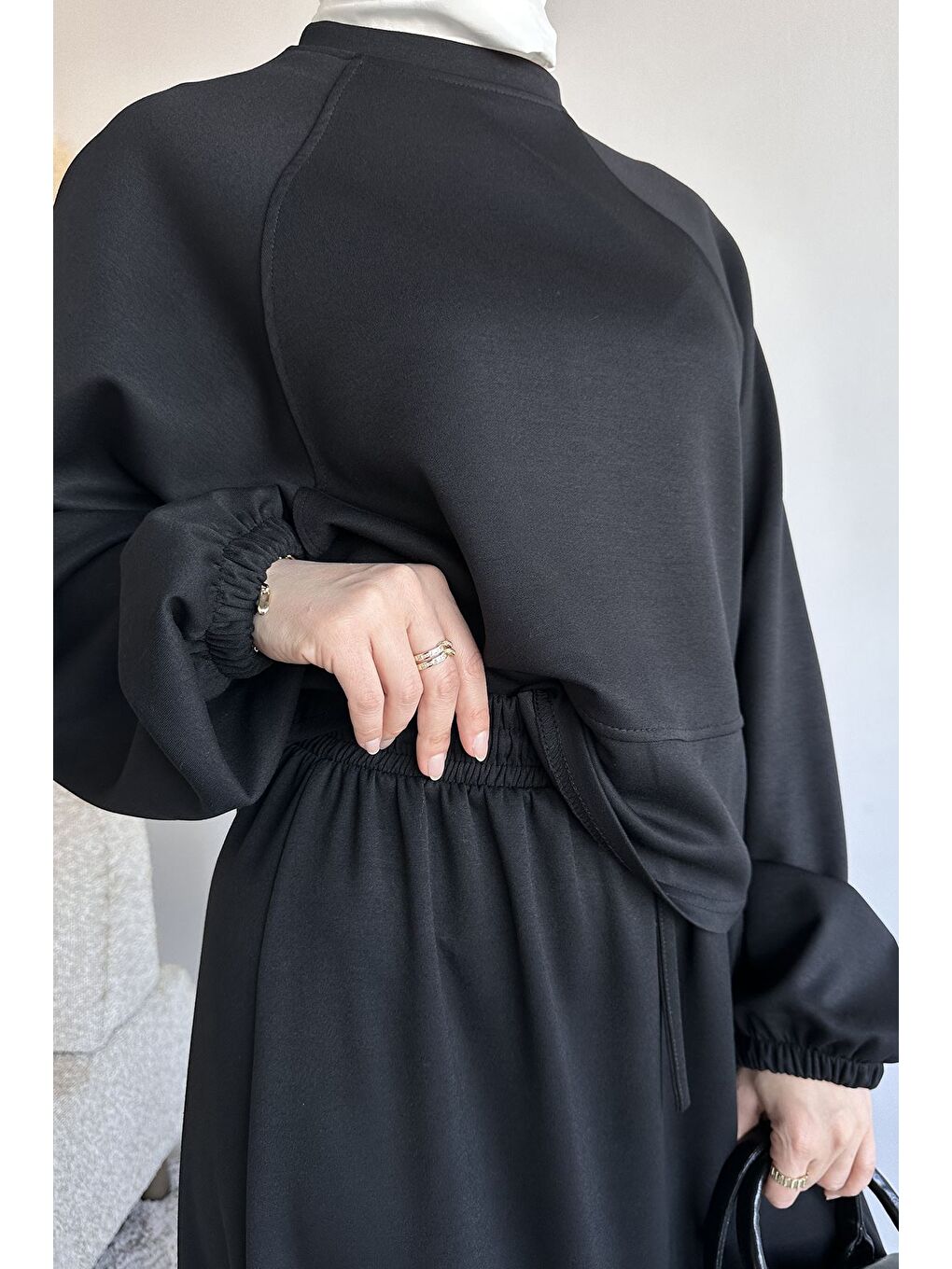 Siyah Bisiklet Yaka Bluz Bel Lastikli Etek Tesettür İkili Takım-9