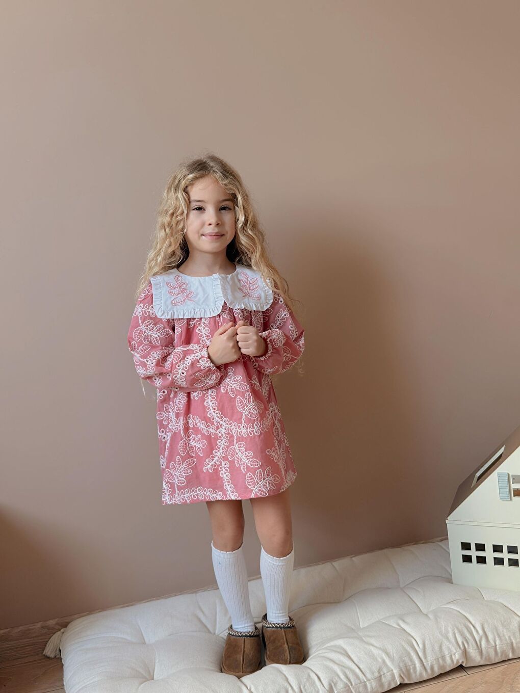Pembe Kız Çocuk Yaka Nakışlı Astarlı Keten Elbise-1