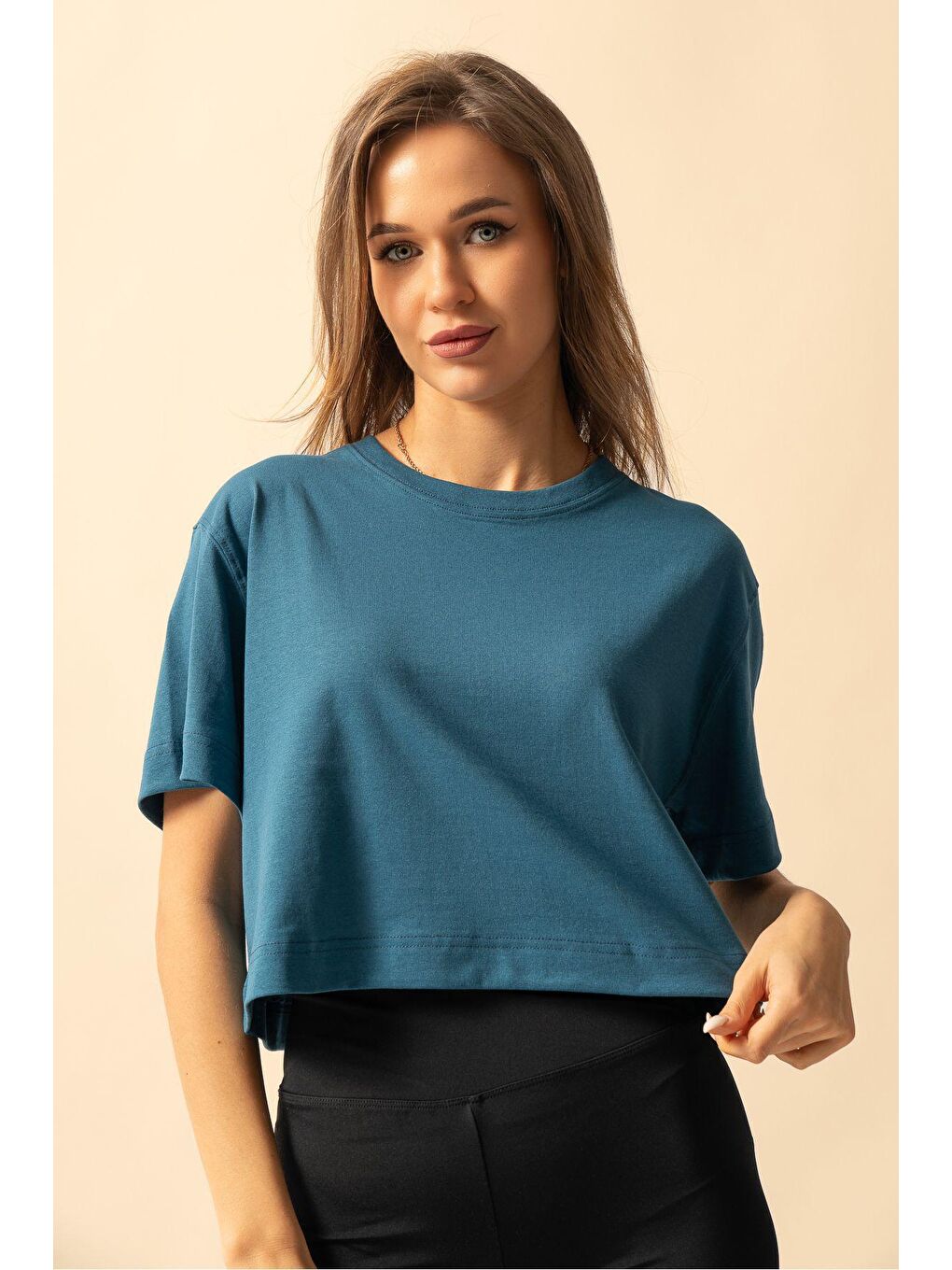 Kadın İndigo Oversize Bisiklet Yaka Crop Tişört