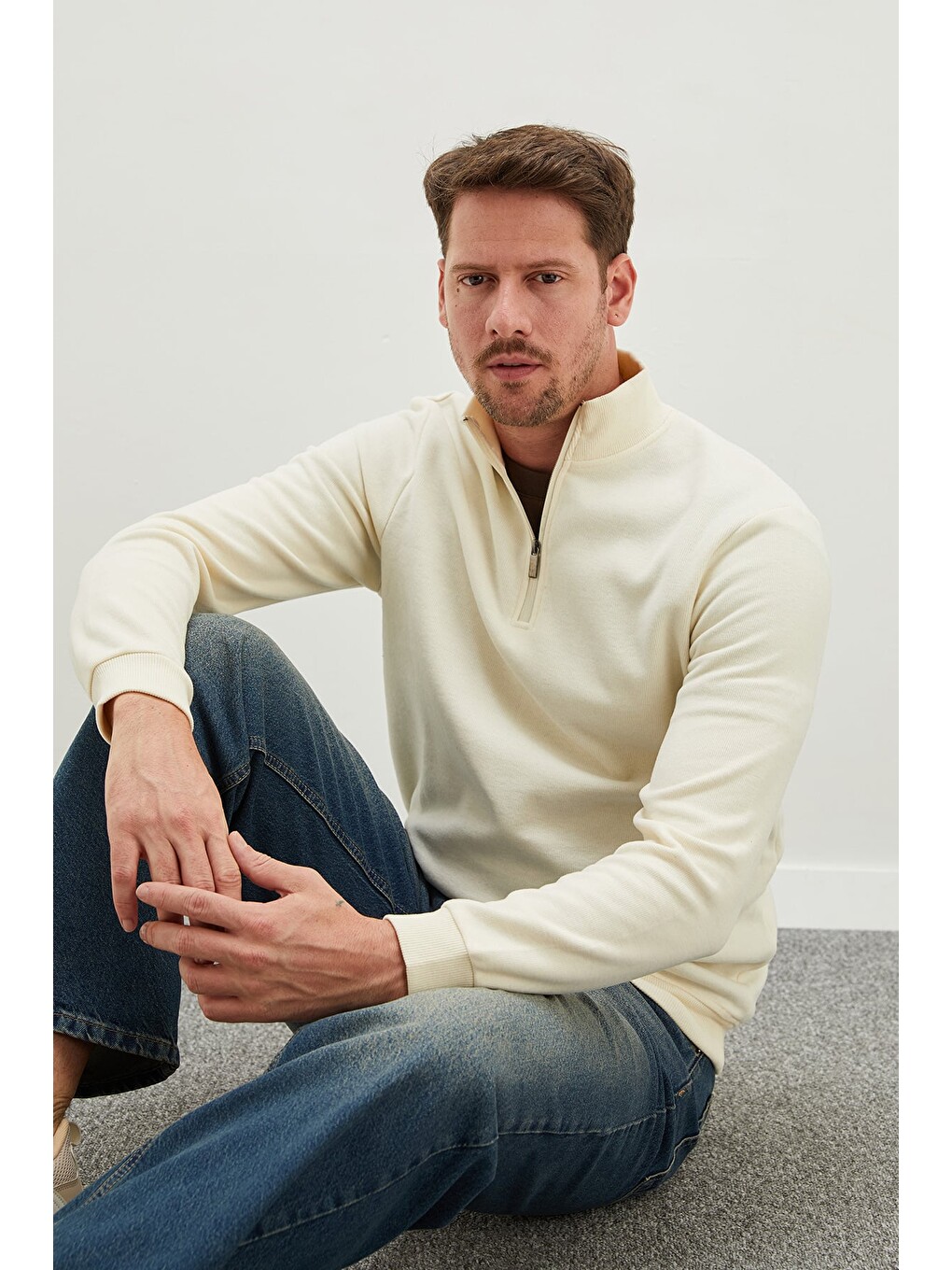 Ekru Fitilli Dik Yaka Yarım Fermuarlı Sweatshirt-1