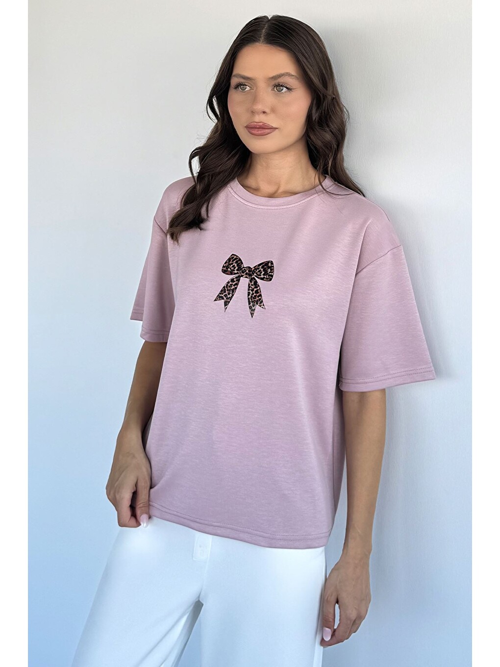 Pembe Kadın Bisiklet Yaka Leopar Baskılı Tişört