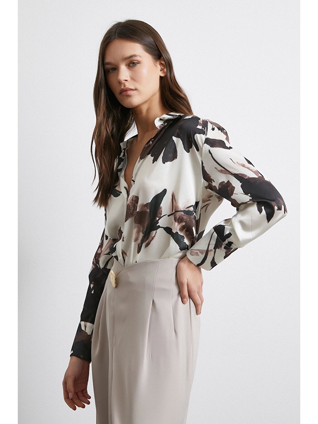 Karışık Saten Yüzeyli Desenli Gömlek Kahve-1