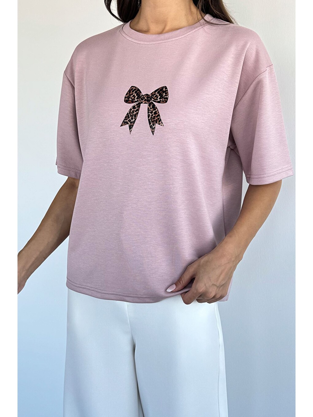 Pembe Kadın Bisiklet Yaka Leopar Baskılı Tişört-2
