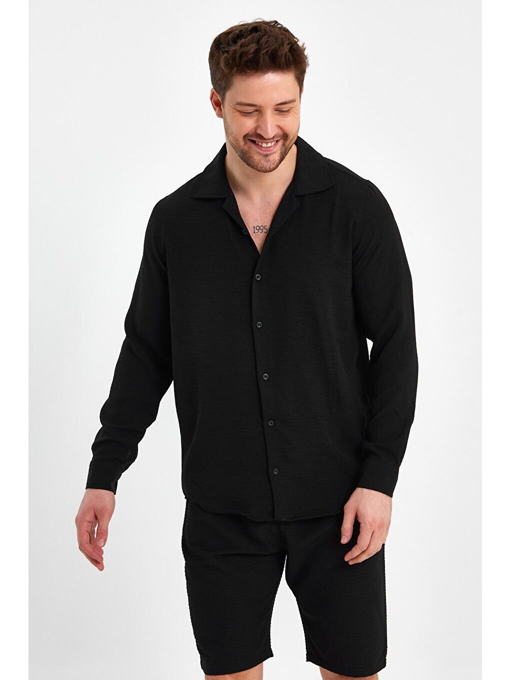 Siyah Regular Fit Apaş Yaka Keten Görünümlü Erkek Gömlek-2