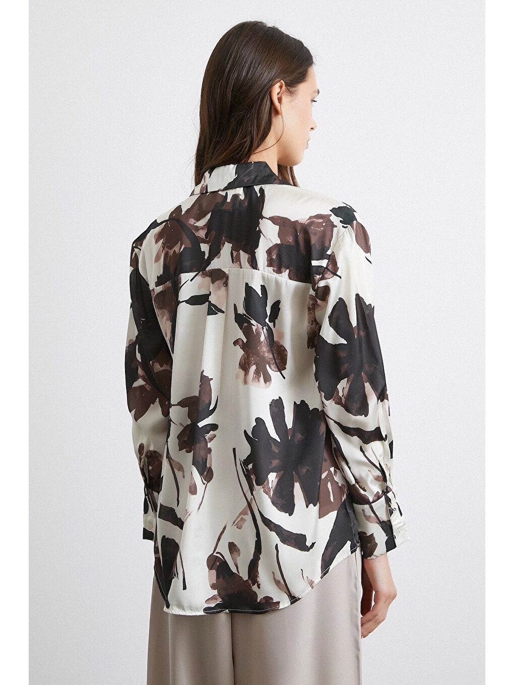 Karışık Saten Yüzeyli Desenli Gömlek Kahve-5