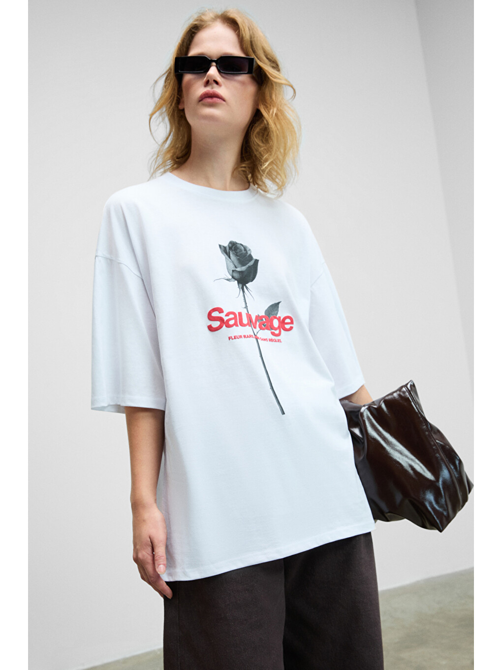 Mokıla Kadın Yumuşak Ve Esnek Kumaşlı Baskı Detaylı Bisiklet Yakalı Beyaz T-shirt-2