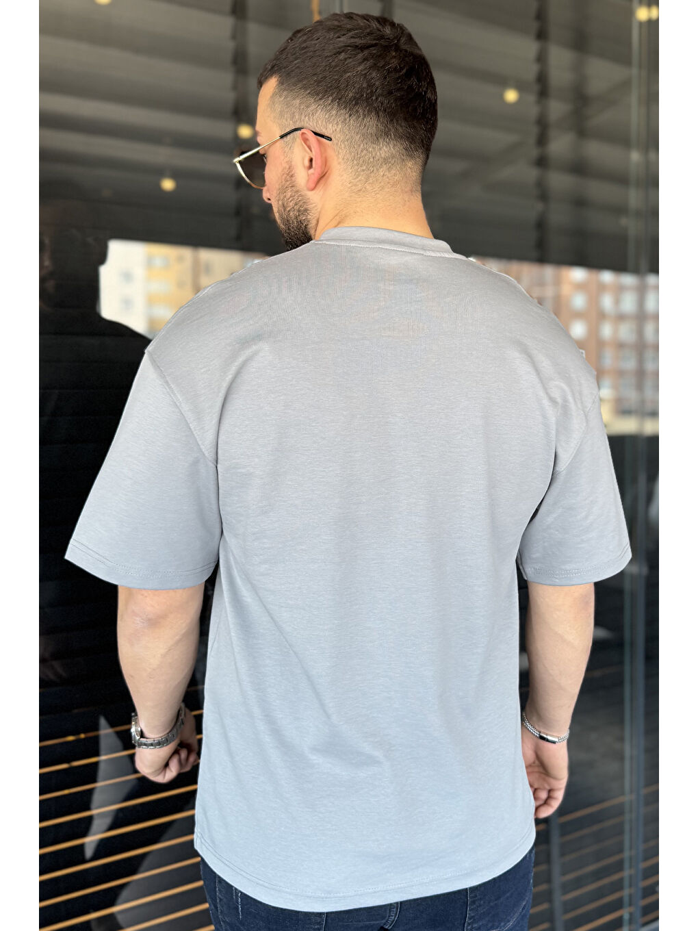 Gri Erkek Bisiklet Yaka Basic Oversize Tişört-2