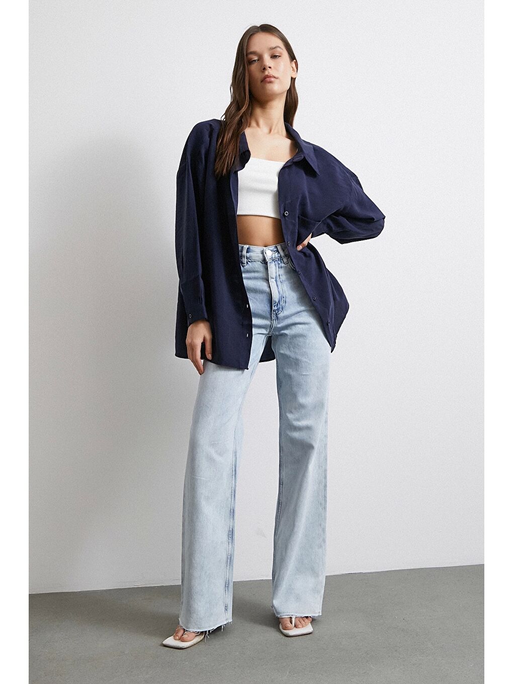 Yüksek Bel Elastanlı Kesik Paça Jean Buz Mavisi