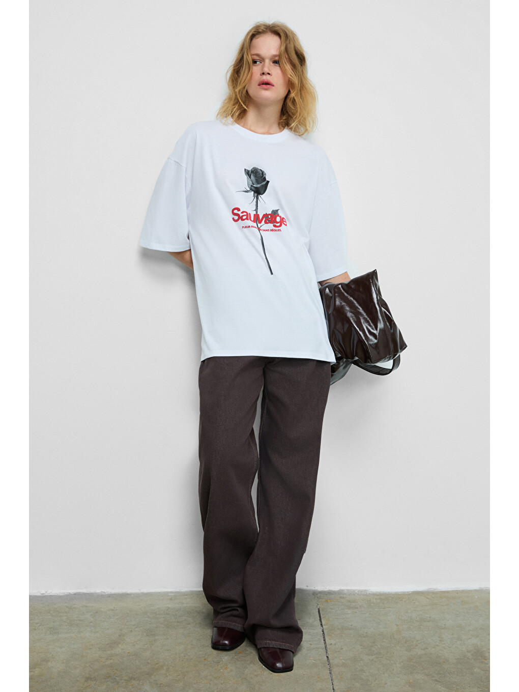 Mokıla Kadın Yumuşak Ve Esnek Kumaşlı Baskı Detaylı Bisiklet Yakalı Beyaz T-shirt-3