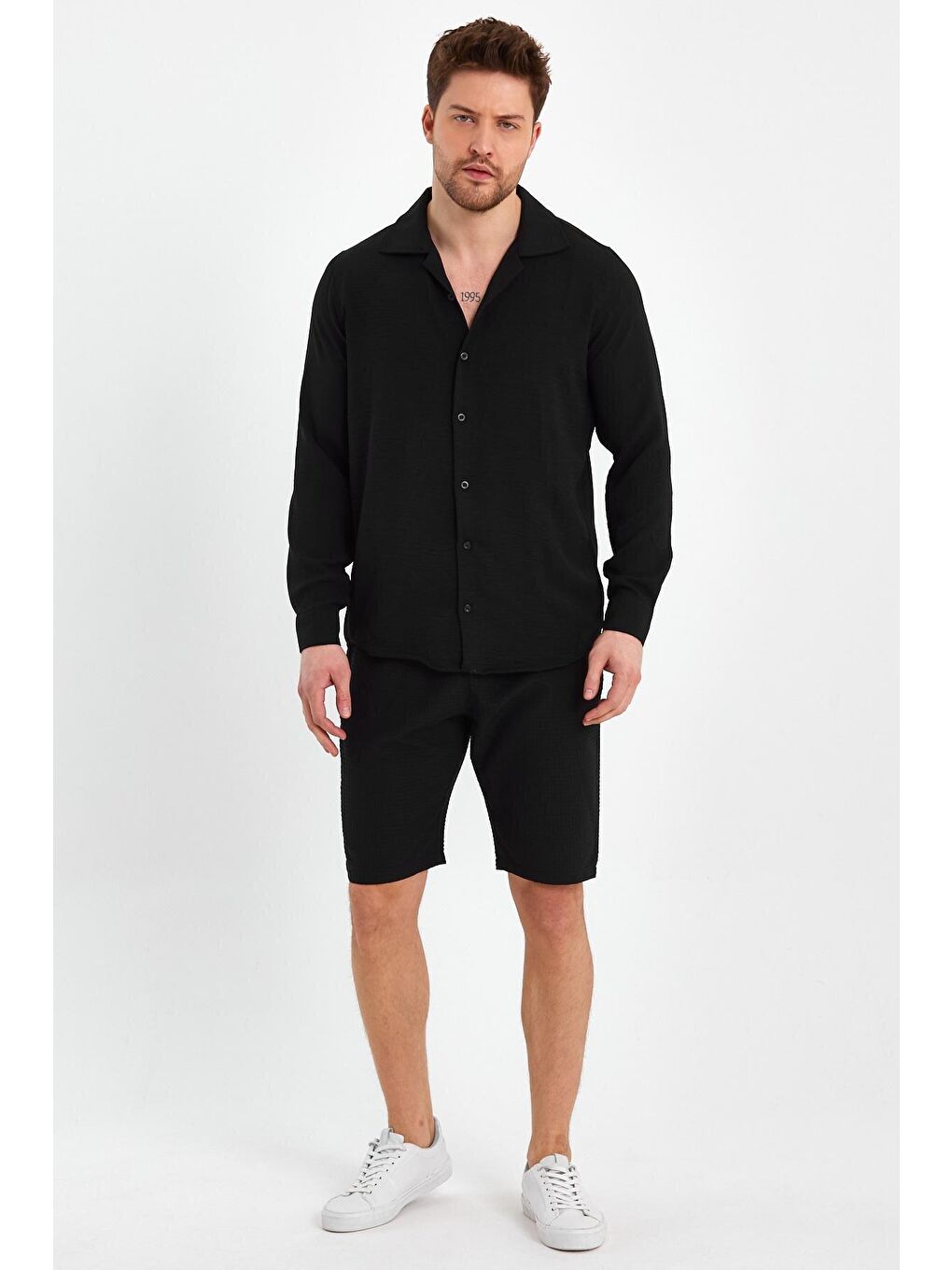 Siyah Regular Fit Apaş Yaka Keten Görünümlü Erkek Gömlek-3