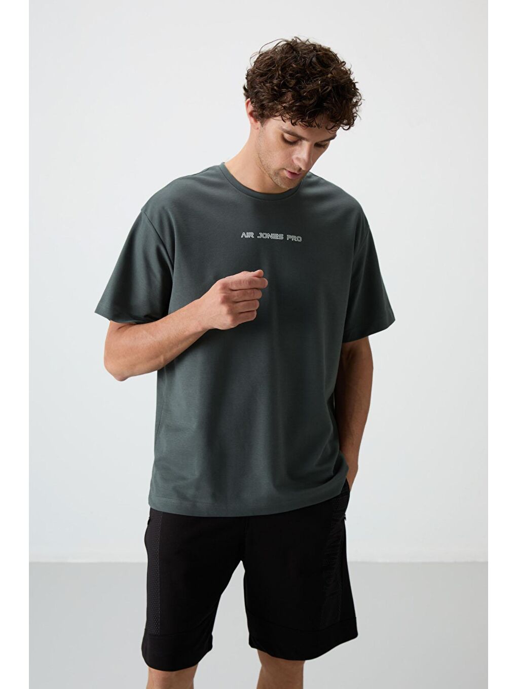 AIR JONES Haki Pamuklu Kalın Yüzeyi Dokulu Oversize Fit  Baskılı Erkek T-Shirt - 88364 - 3