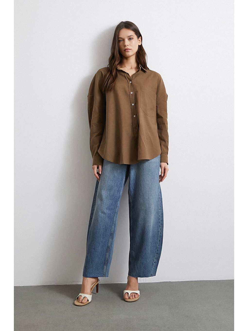 Yüksek Bel Kesik Paça Mom Jean Lacivert-2