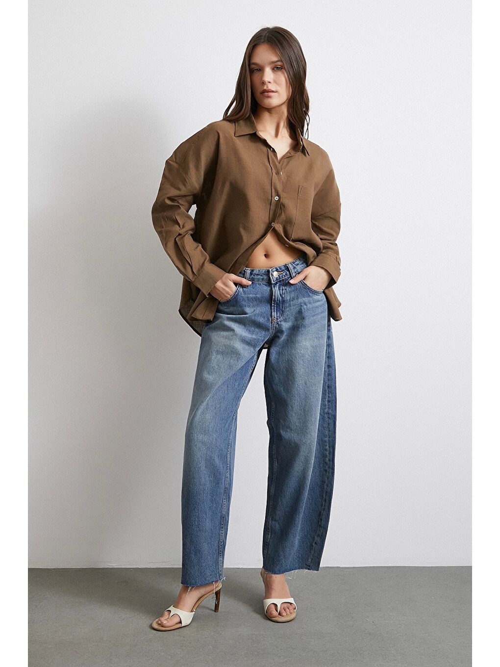 Yüksek Bel Kesik Paça Mom Jean Lacivert-3