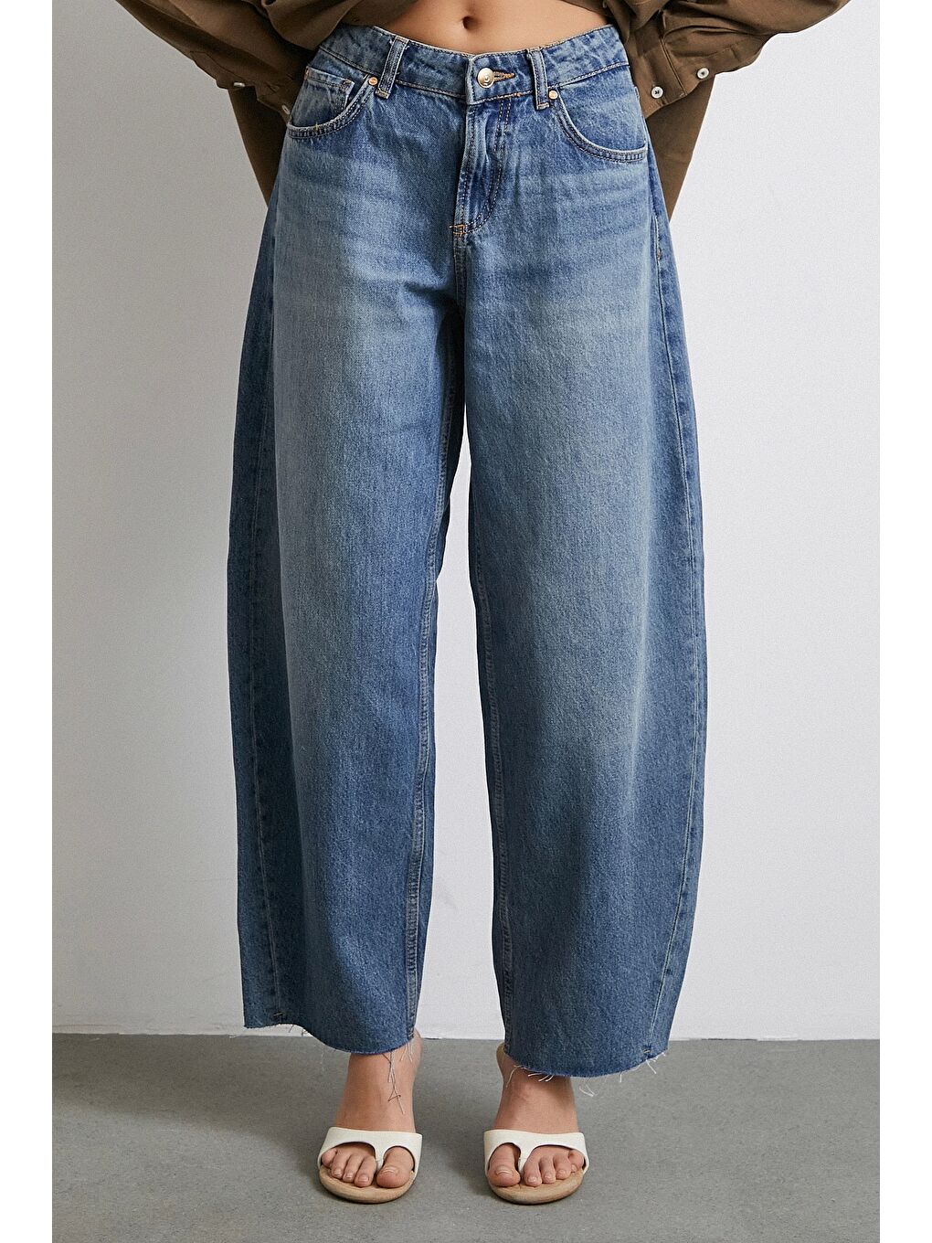 Yüksek Bel Kesik Paça Mom Jean Lacivert-4