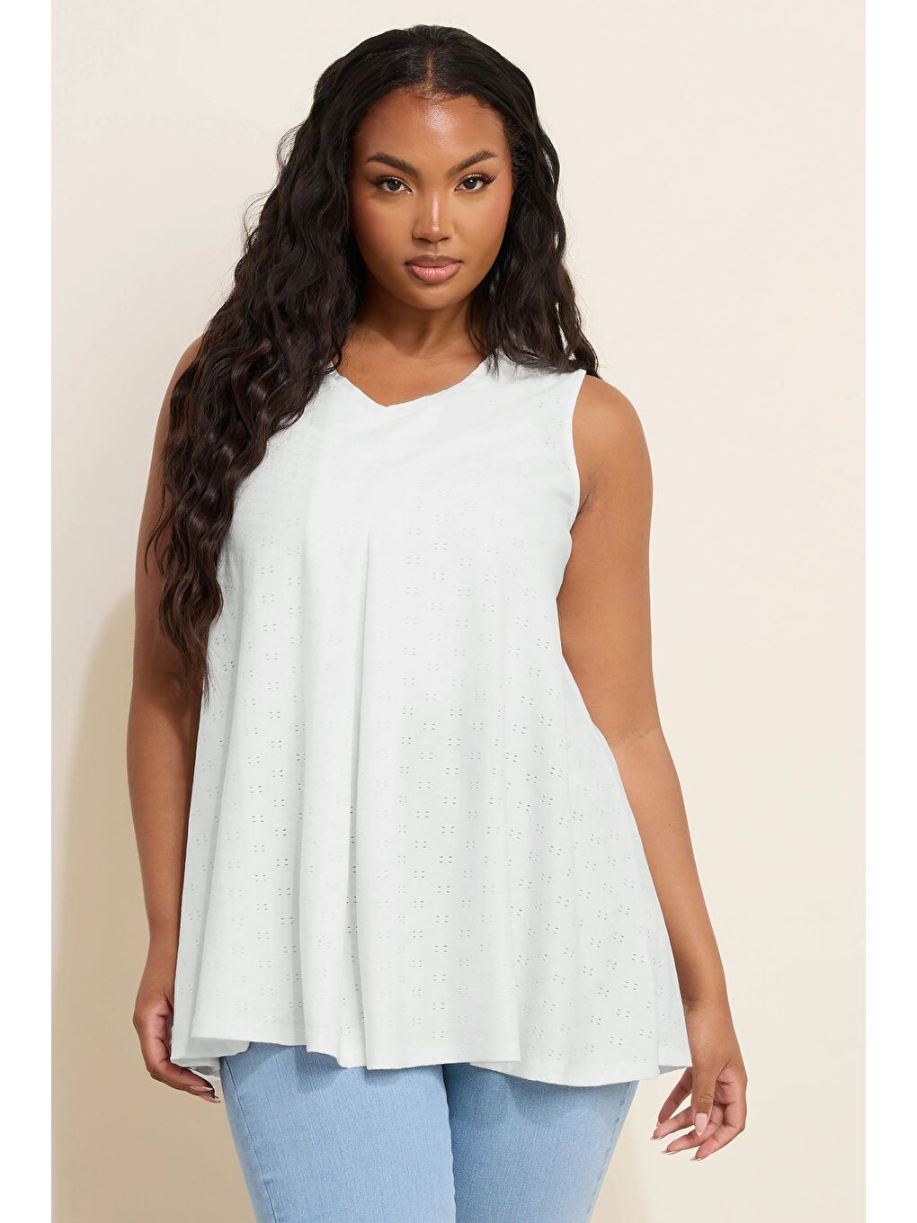 Beyaz Büyük Beden Sıfır Kol V Yaka Eteği Bollaşan Bluz 304096-3