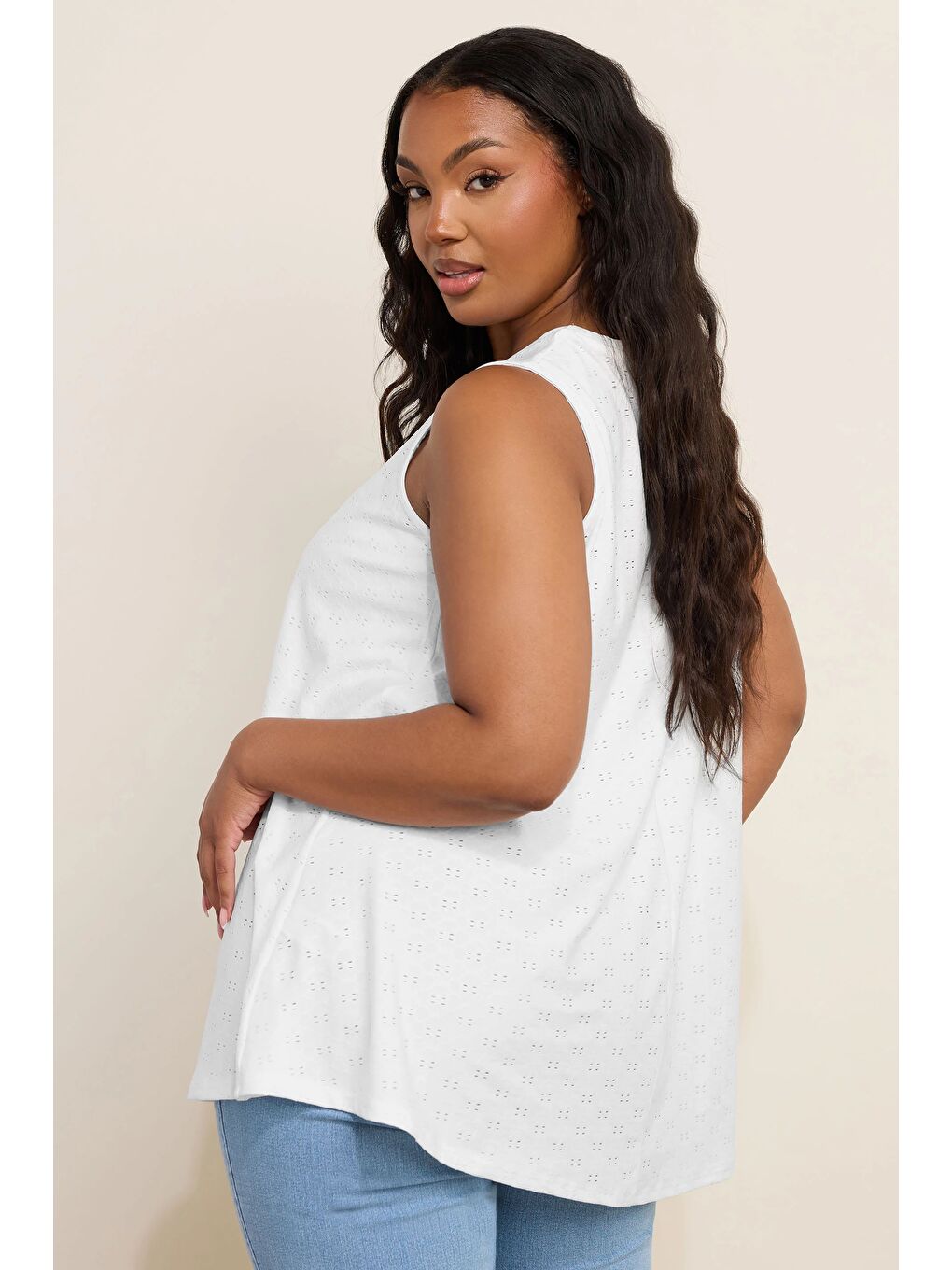 Beyaz Büyük Beden Sıfır Kol V Yaka Eteği Bollaşan Bluz 304096-4