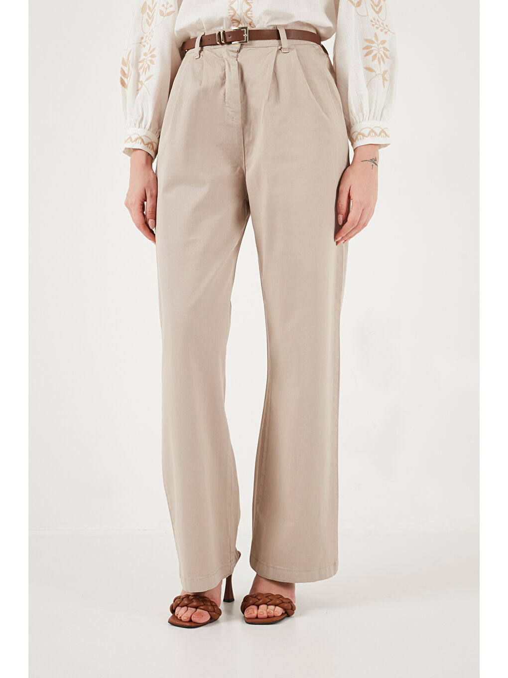 Gri Pamuklu Wide Leg Yüksek Bel Geniş Paça Kemerli Kadın Pantolon 668YP5429-4