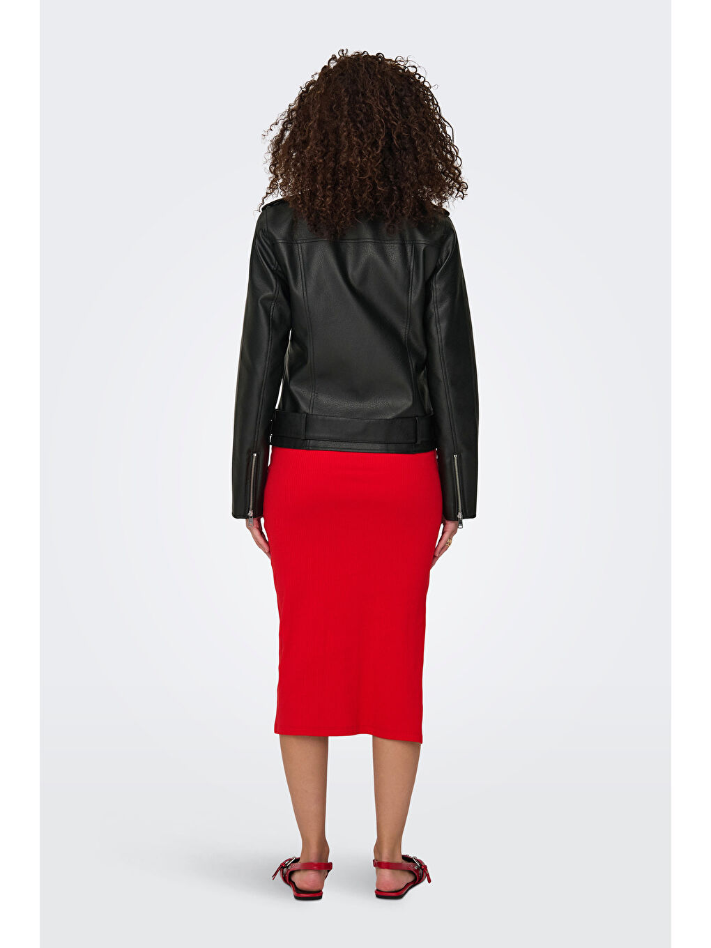 Siyah Onlmille Slim Fit Kruvaze Yaka Fermuar ve Kemerli Kadın Deri Ceket 15357332-3