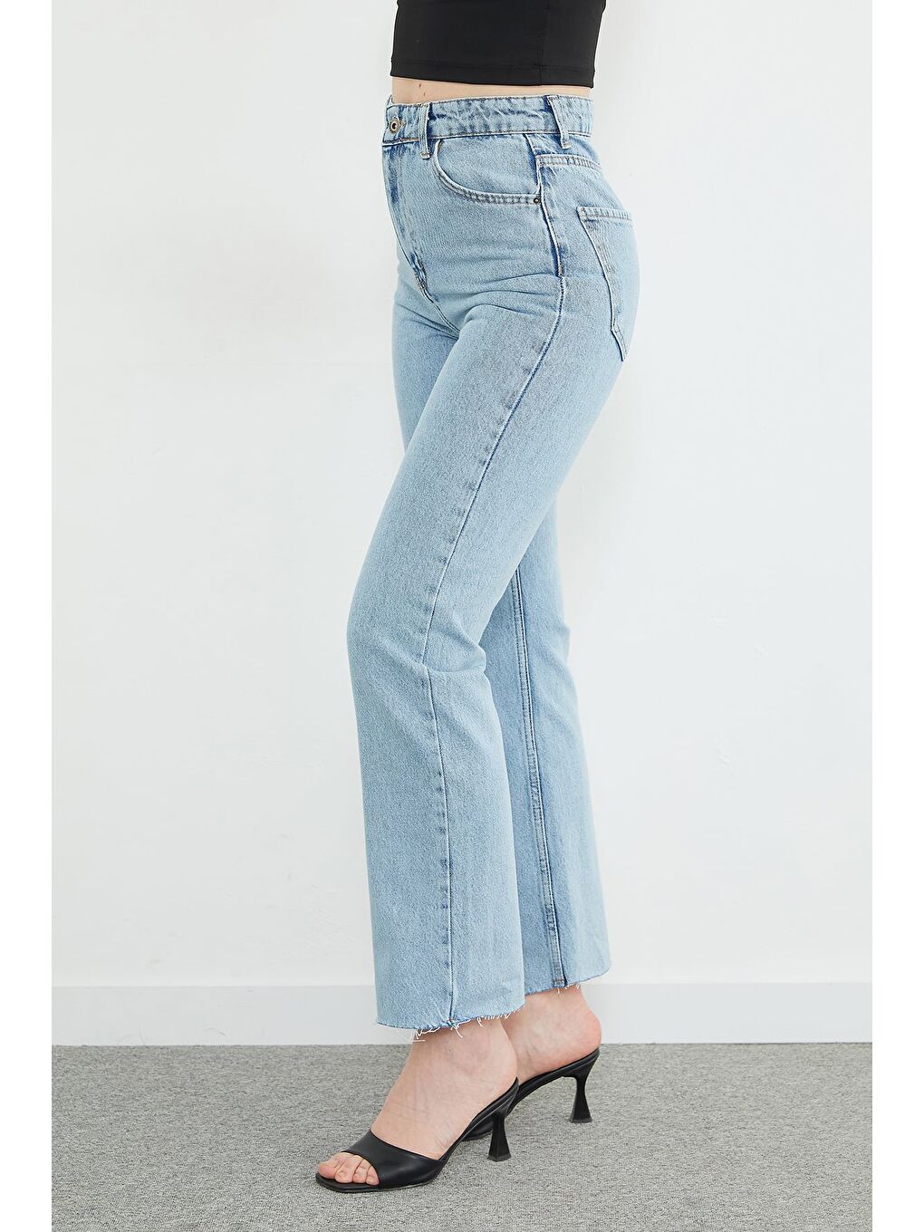 Mavi Yüksek Bel Kesik Paça Jean-4