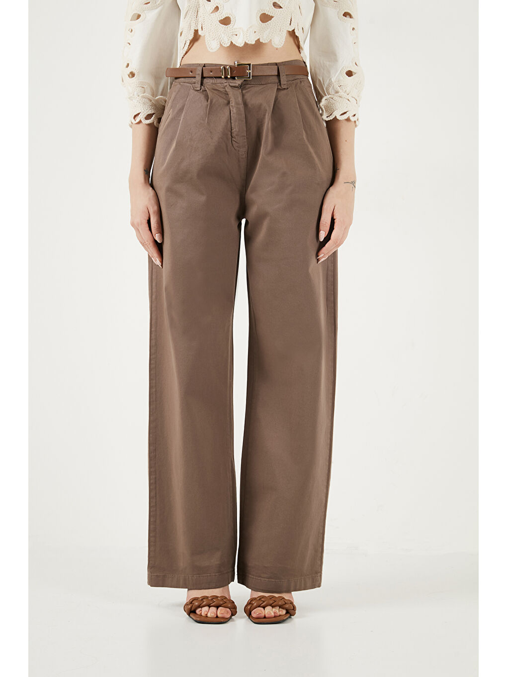 Kahverengi Pamuklu Wide Leg Yüksek Bel Geniş Paça Kemerli Kadın Pantolon 668YP5429-3