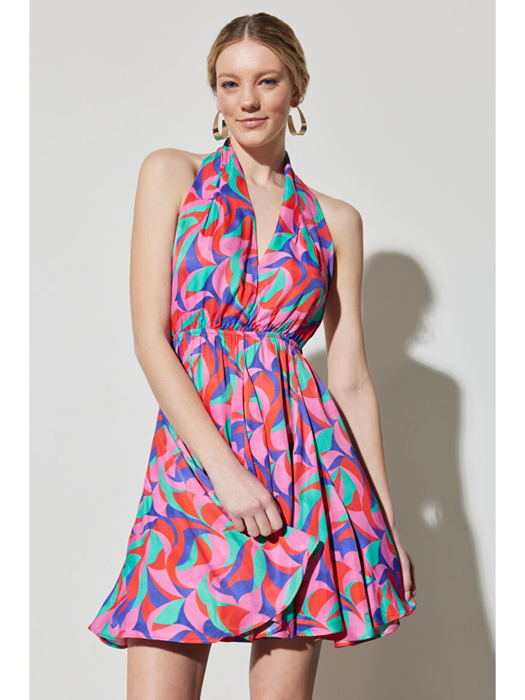 Karışık Regular Fit Normal Kesim V Yaka Kolsuz Desenli Elbise-1