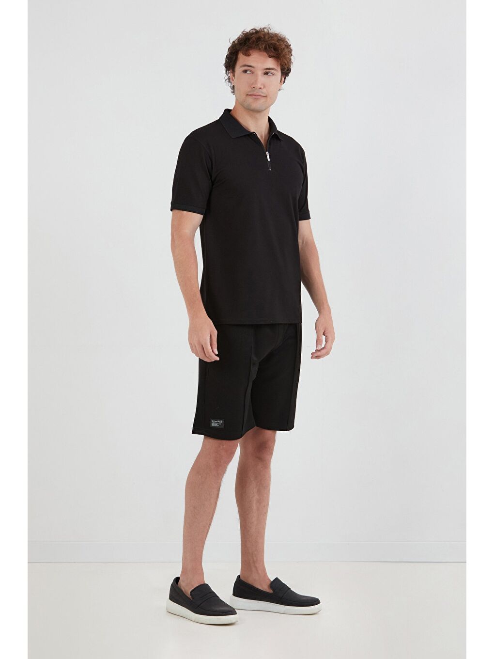 Siyah Basic Polo Yaka Yarım Fermuarlı Tişört-2