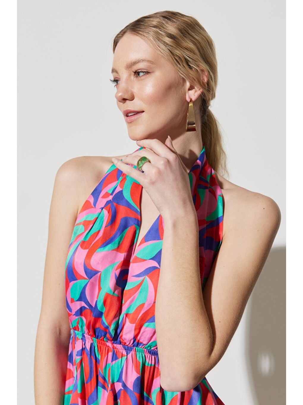 Karışık Regular Fit Normal Kesim V Yaka Kolsuz Desenli Elbise-2