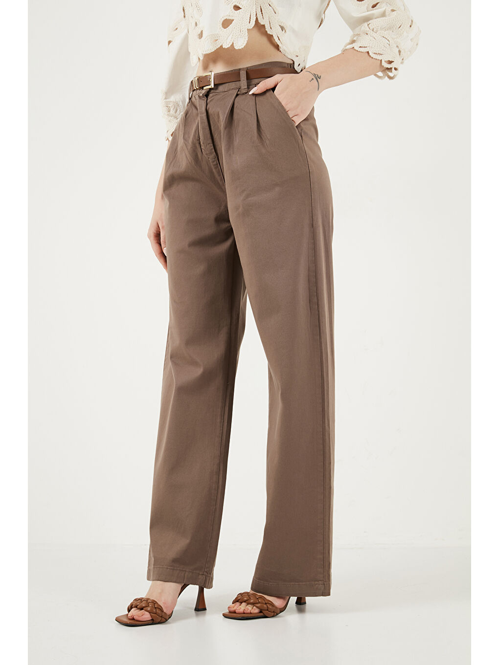 Kahverengi Pamuklu Wide Leg Yüksek Bel Geniş Paça Kemerli Kadın Pantolon 668YP5429-4