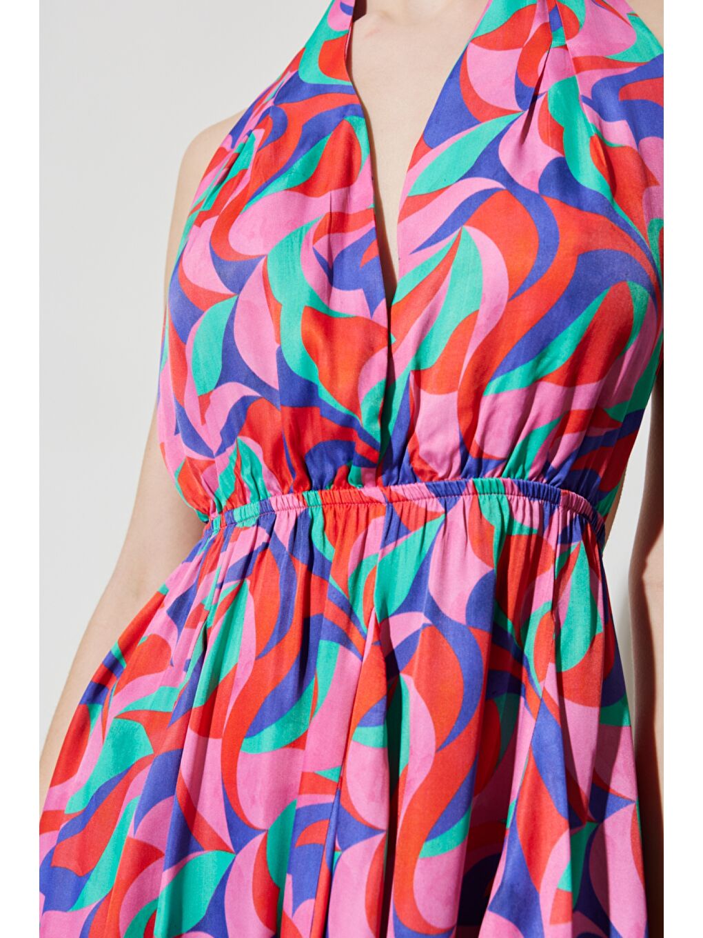 Karışık Regular Fit Normal Kesim V Yaka Kolsuz Desenli Elbise-4