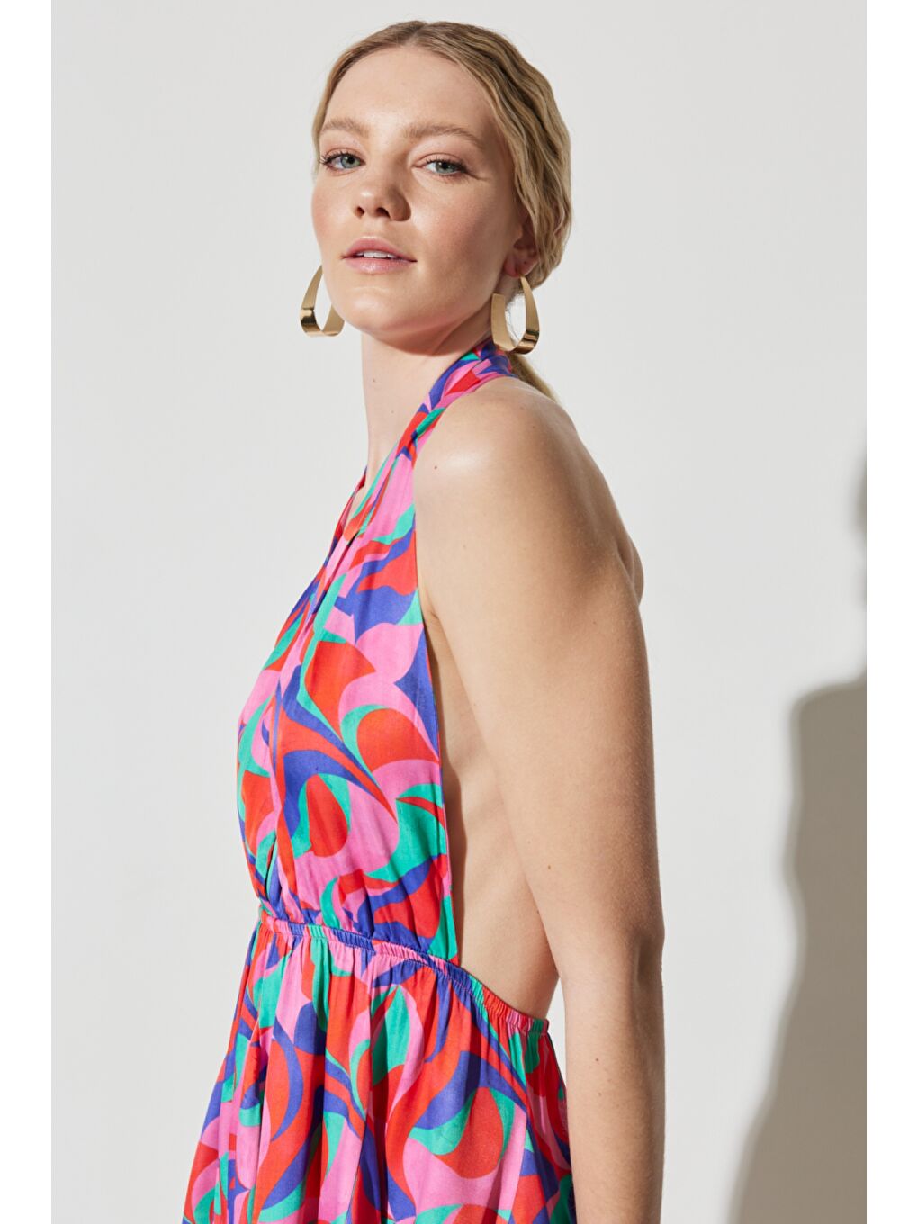 Karışık Regular Fit Normal Kesim V Yaka Kolsuz Desenli Elbise-5