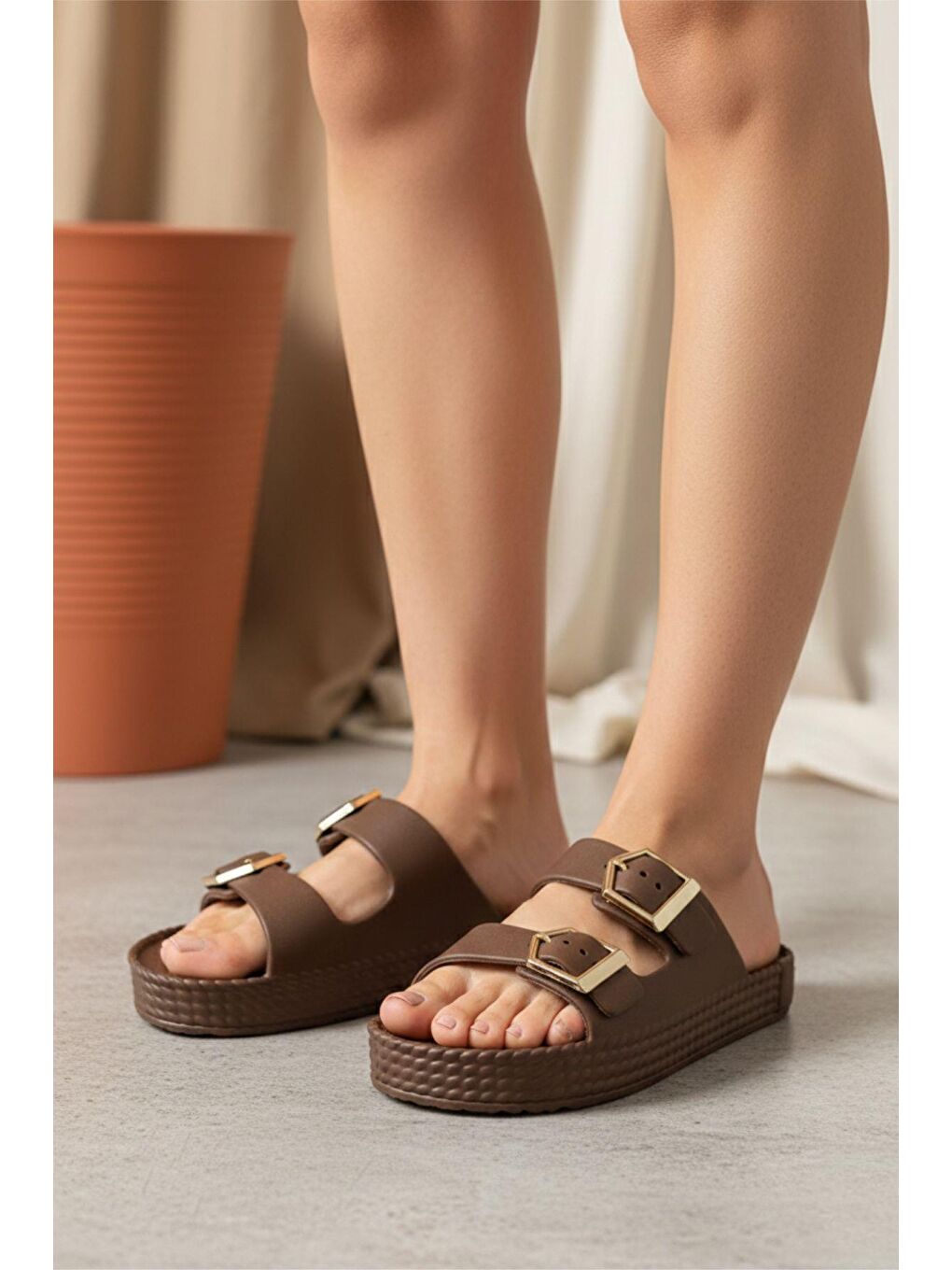 Kahverengi Lovi Z044 Metal Toka Detaylı Platform Taban Kadın Terlik Şehirli Stil-2