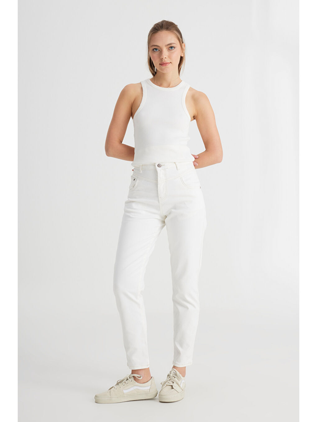 Mom Fit Yüksek Bel Dar Paça Beyaz Esnek Jean Jean Pantolon-1